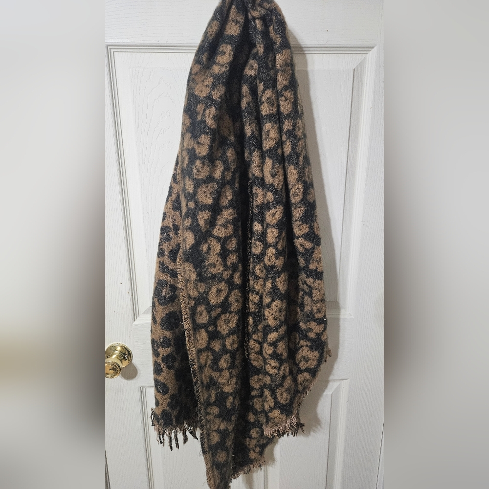 Leopard print scarf